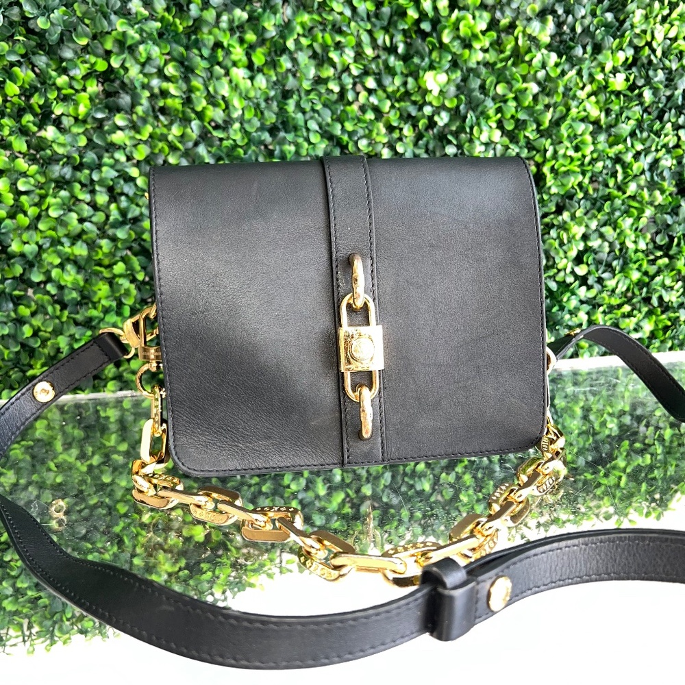 LOUIS VUITTON BLACK PURSE